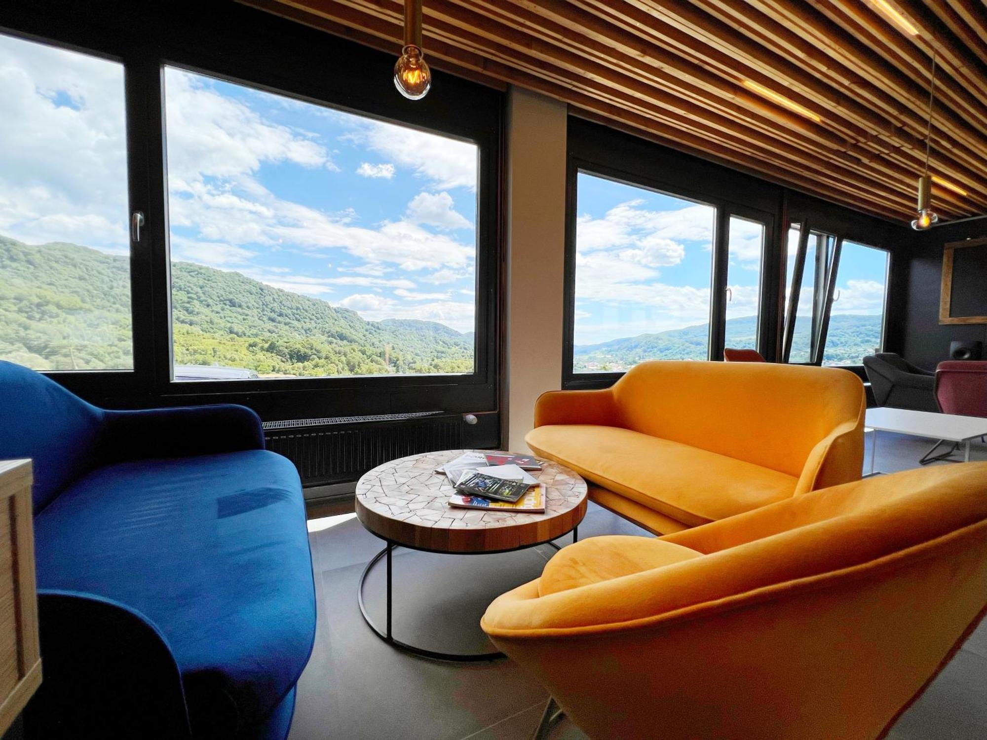 Flandra Glamping Hotel Corbeni Exterior photo