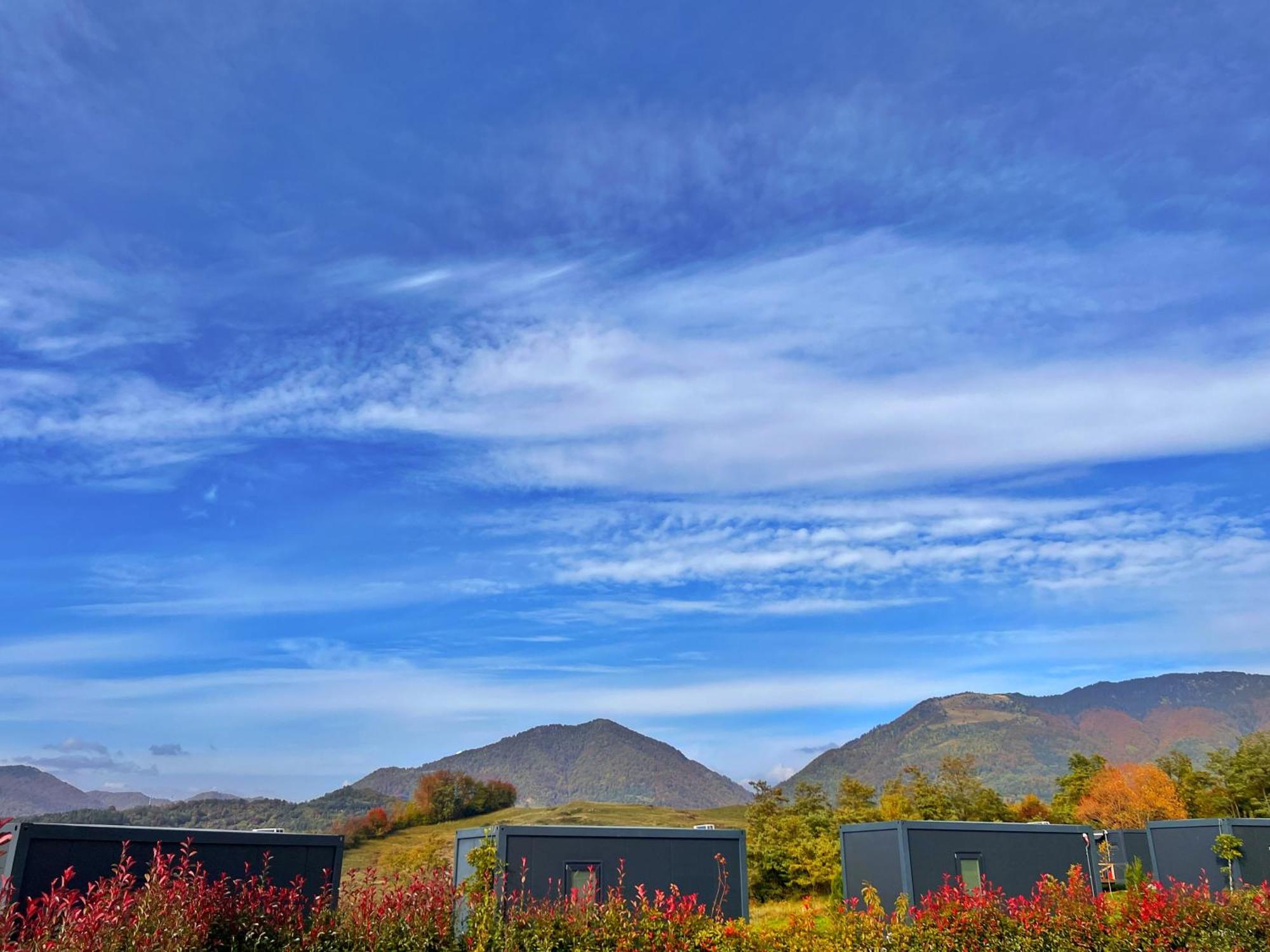 Flandra Glamping Hotel Corbeni Exterior photo