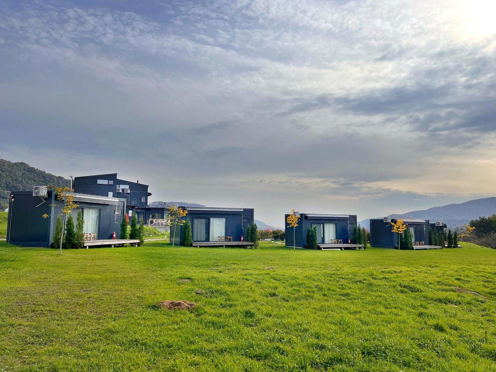 Flandra Glamping Hotel Corbeni Exterior photo