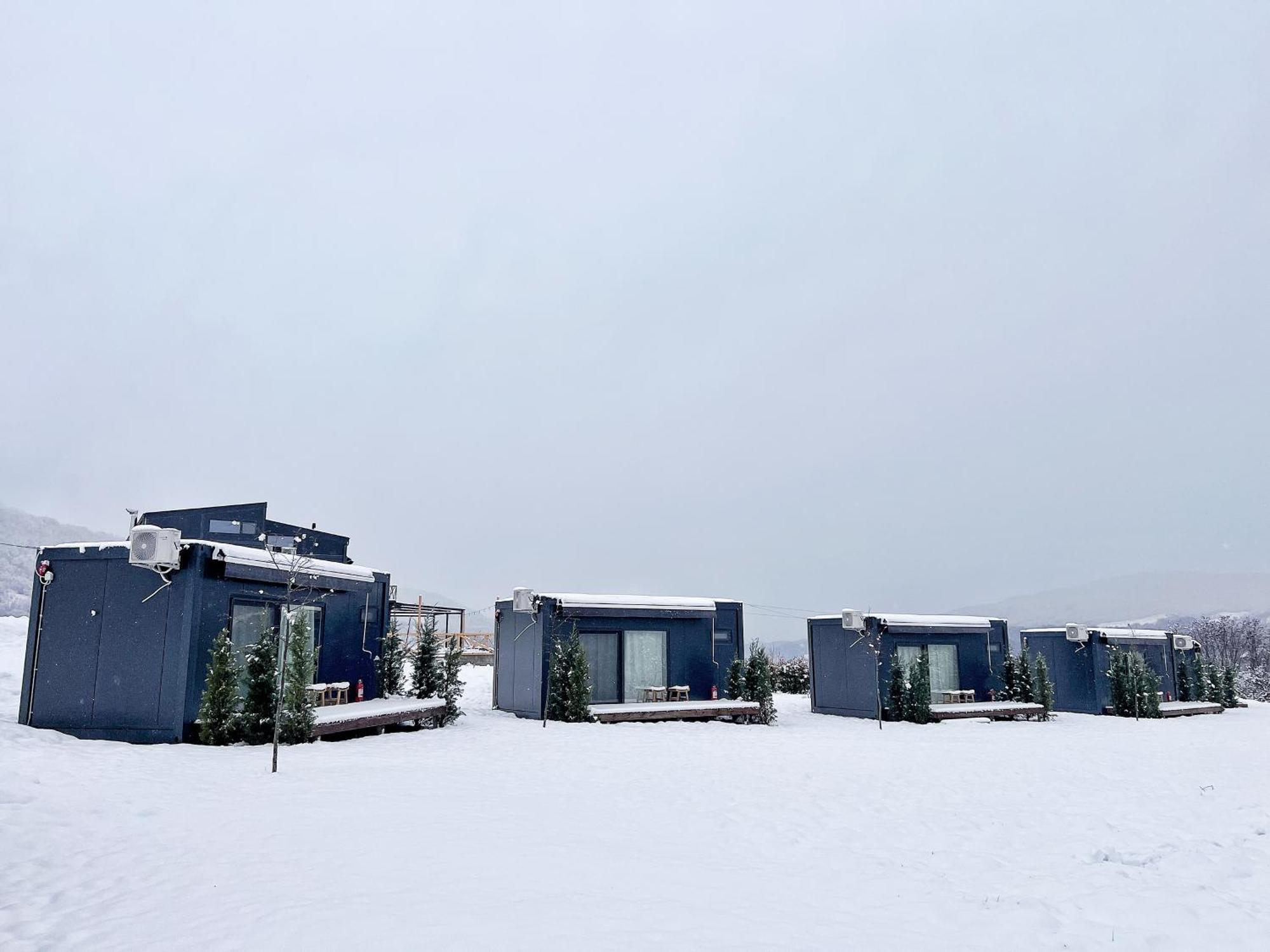 Flandra Glamping Hotel Corbeni Exterior photo