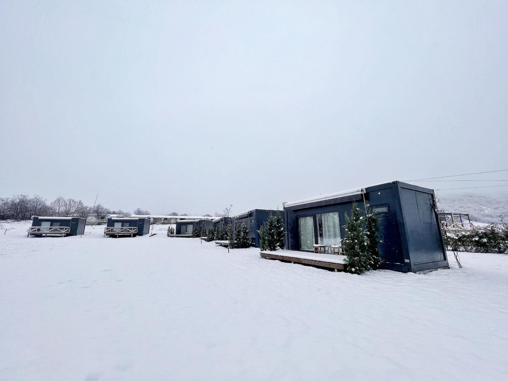 Flandra Glamping Hotel Corbeni Exterior photo