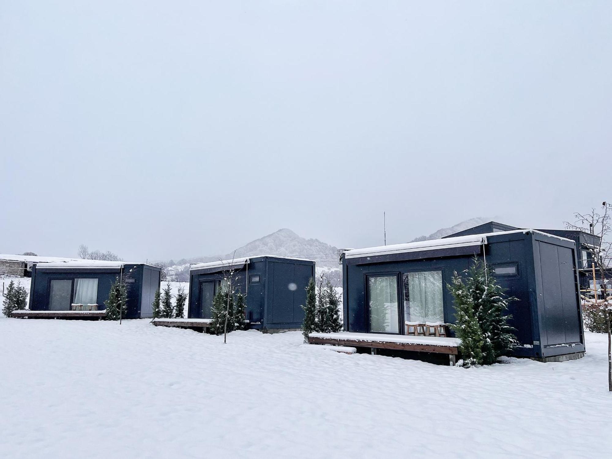 Flandra Glamping Hotel Corbeni Exterior photo