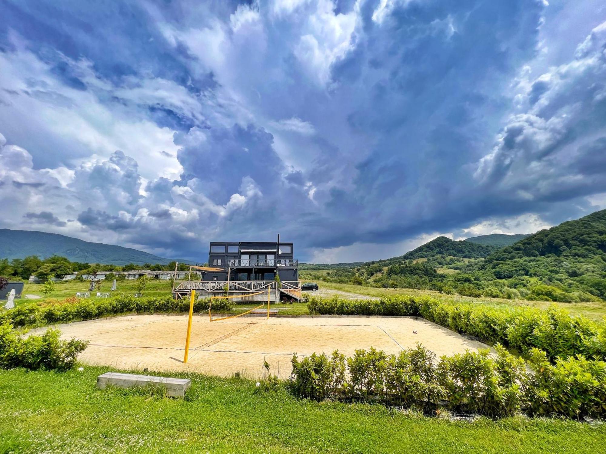Flandra Glamping Hotel Corbeni Exterior photo