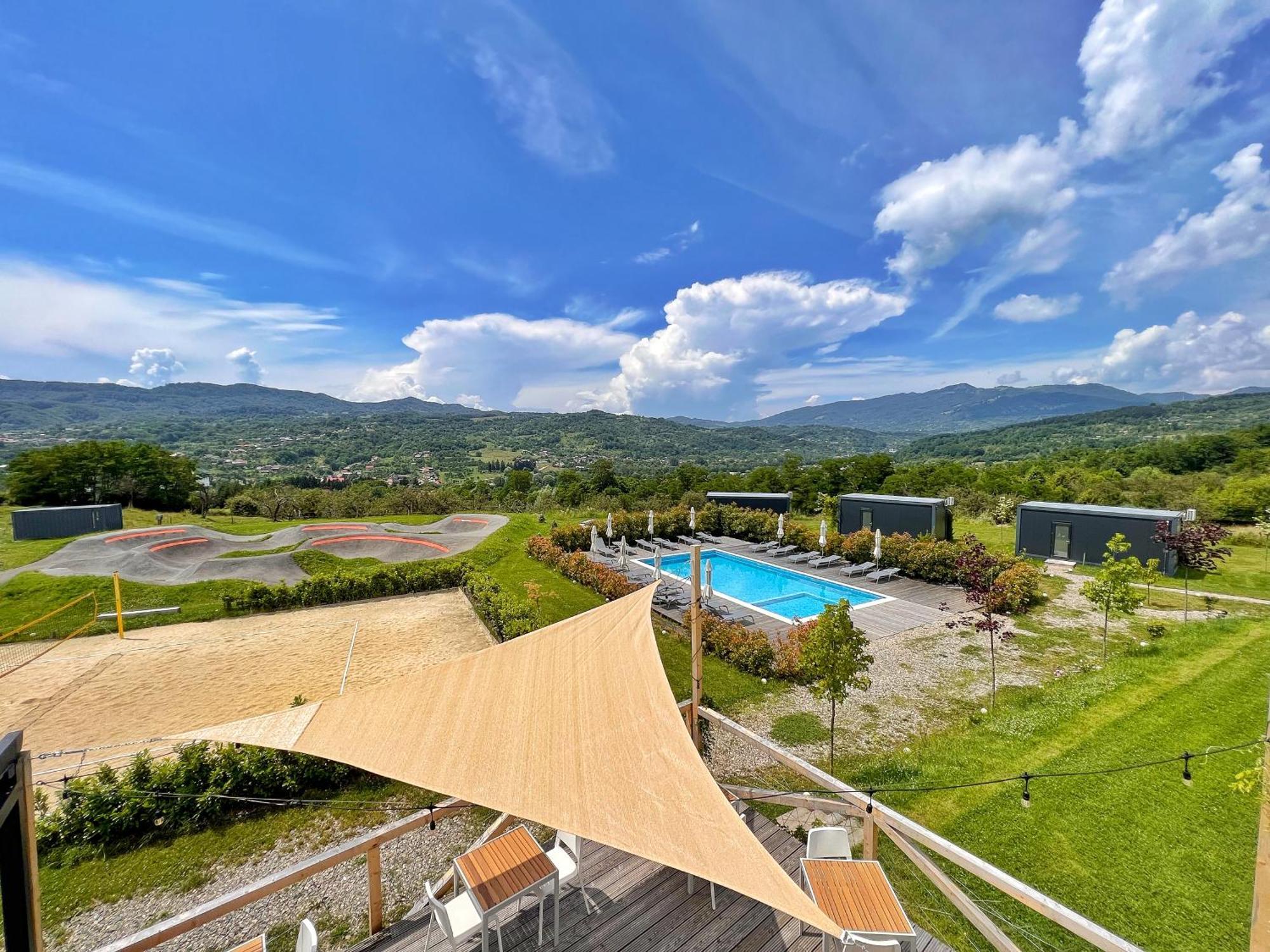 Flandra Glamping Hotel Corbeni Exterior photo